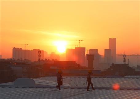 【媒體關(guān)注】新華網(wǎng)、人民網(wǎng)等媒體報道冶建公司戰(zhàn)高溫?fù)屵M度